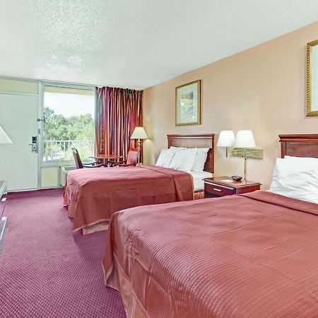 Howard Johnson By Wyndham Tropical Palms Kissimmee Extérieur photo