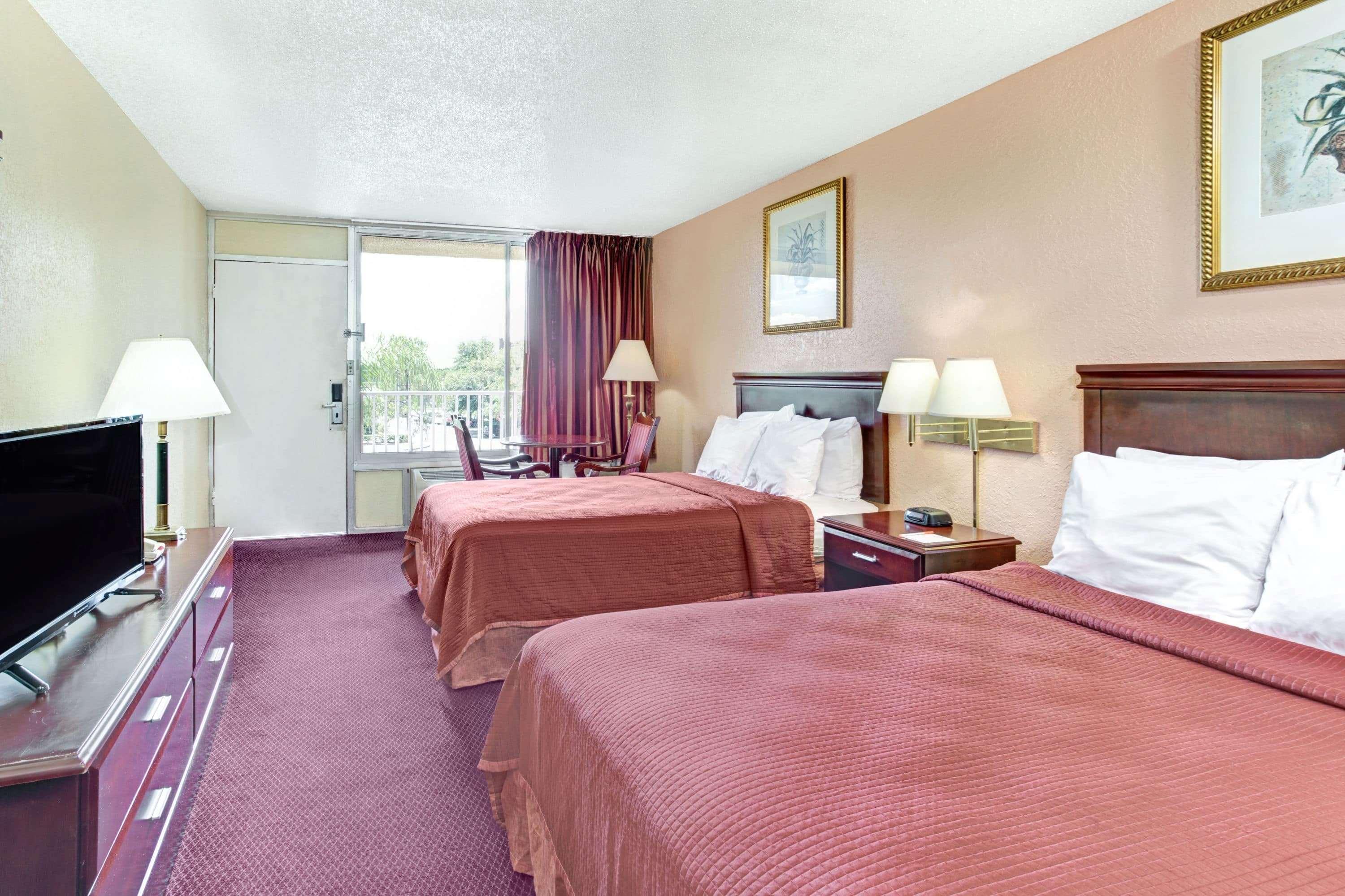 Howard Johnson By Wyndham Tropical Palms Kissimmee Extérieur photo