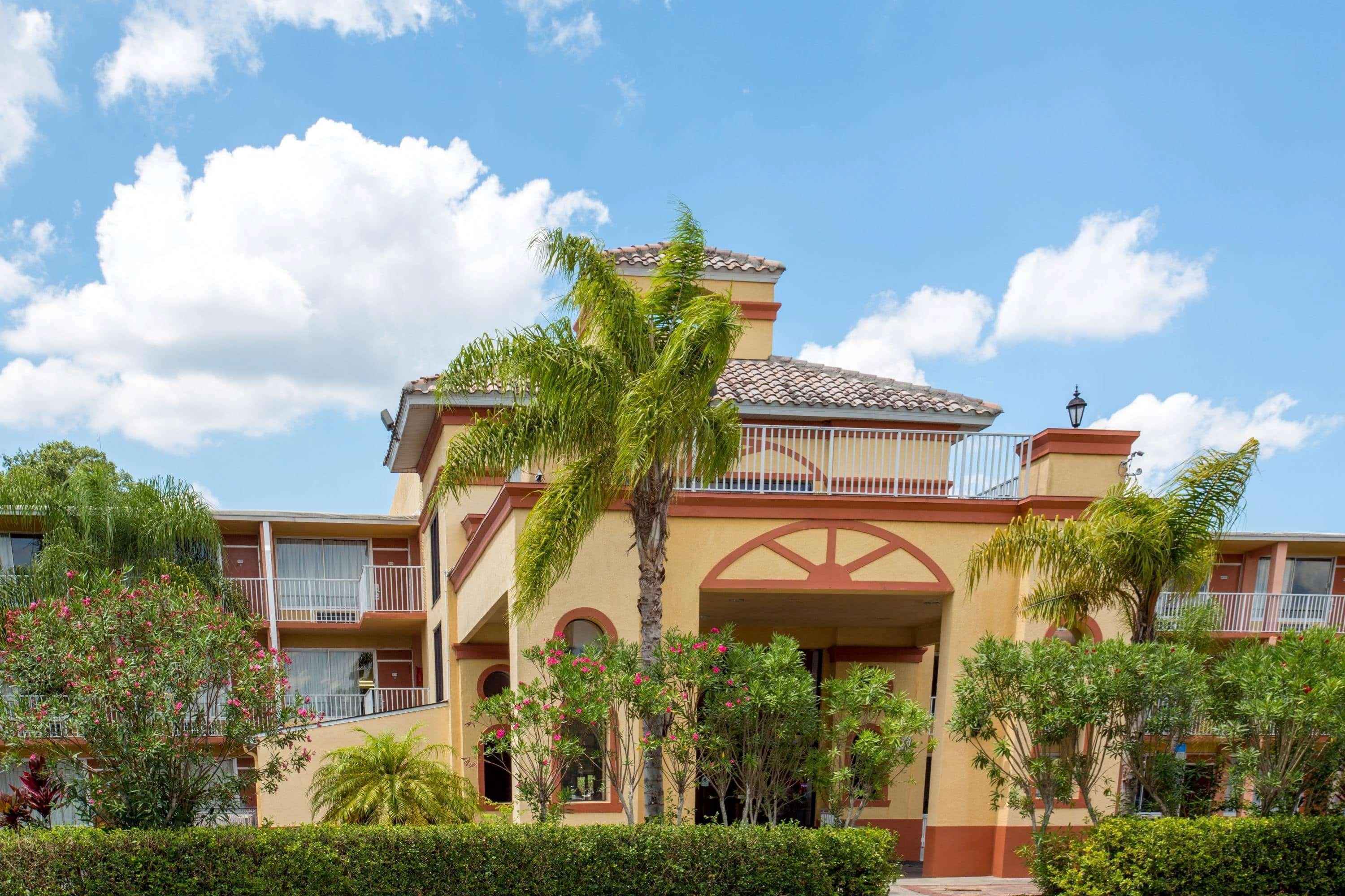 Howard Johnson By Wyndham Tropical Palms Kissimmee Extérieur photo