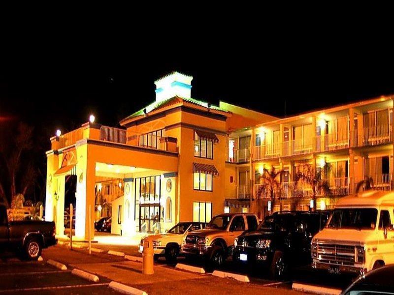 Howard Johnson By Wyndham Tropical Palms Kissimmee Extérieur photo