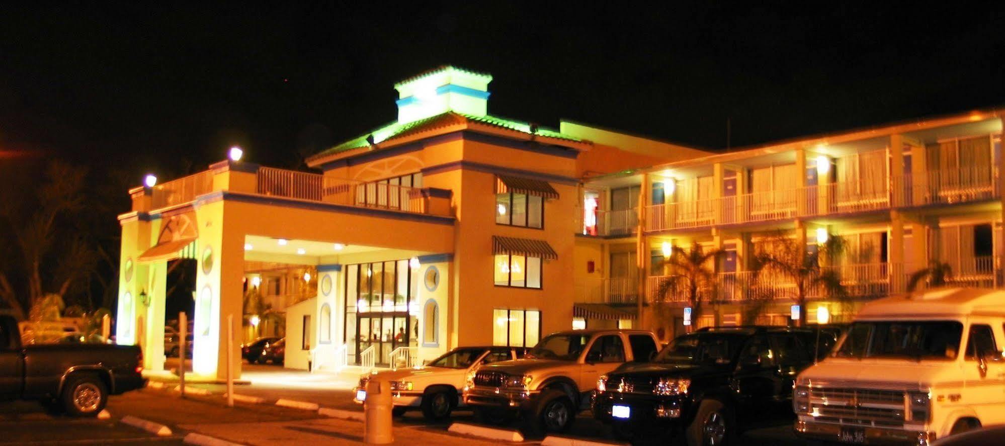 Howard Johnson By Wyndham Tropical Palms Kissimmee Extérieur photo