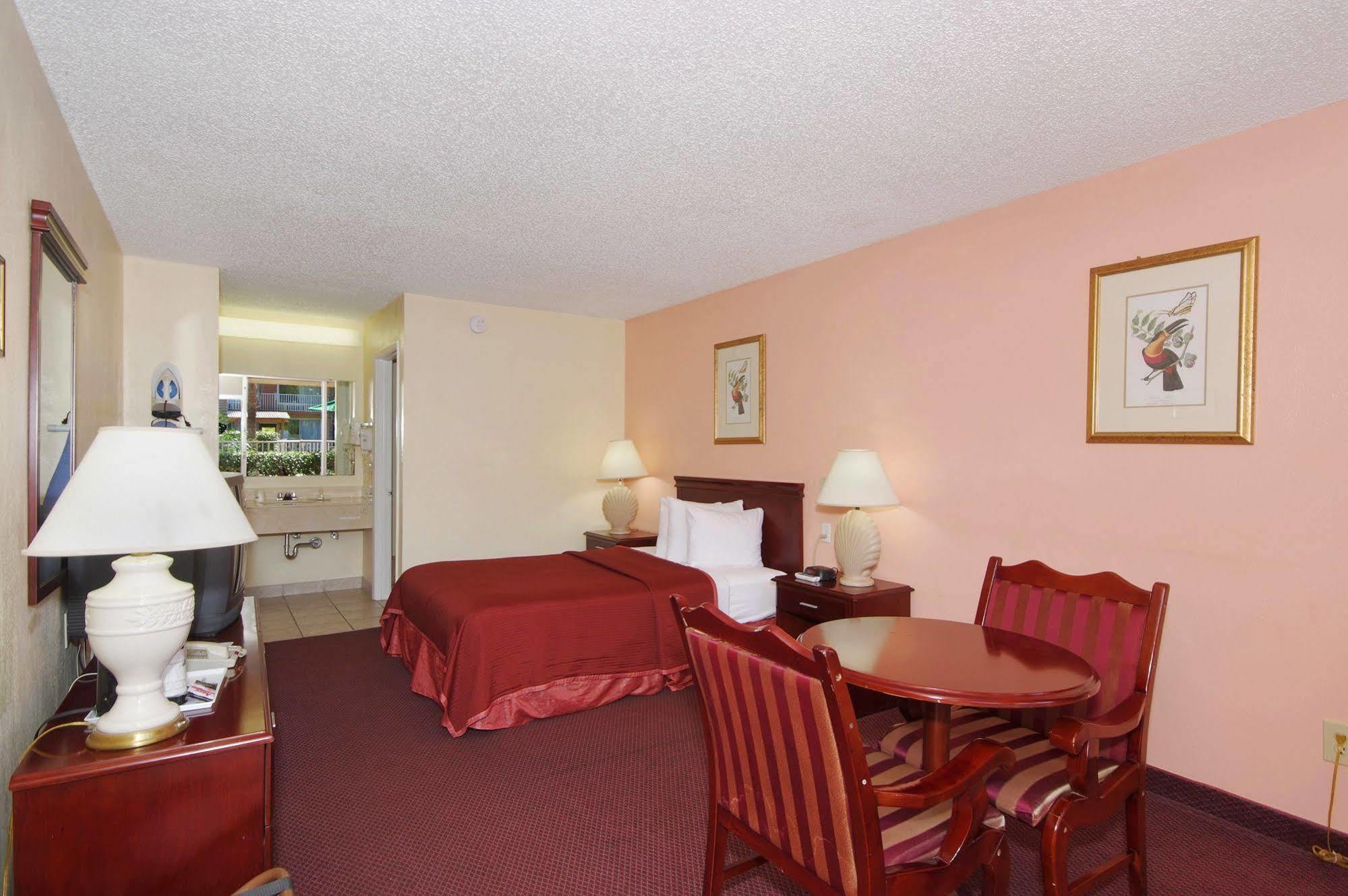 Howard Johnson By Wyndham Tropical Palms Kissimmee Extérieur photo