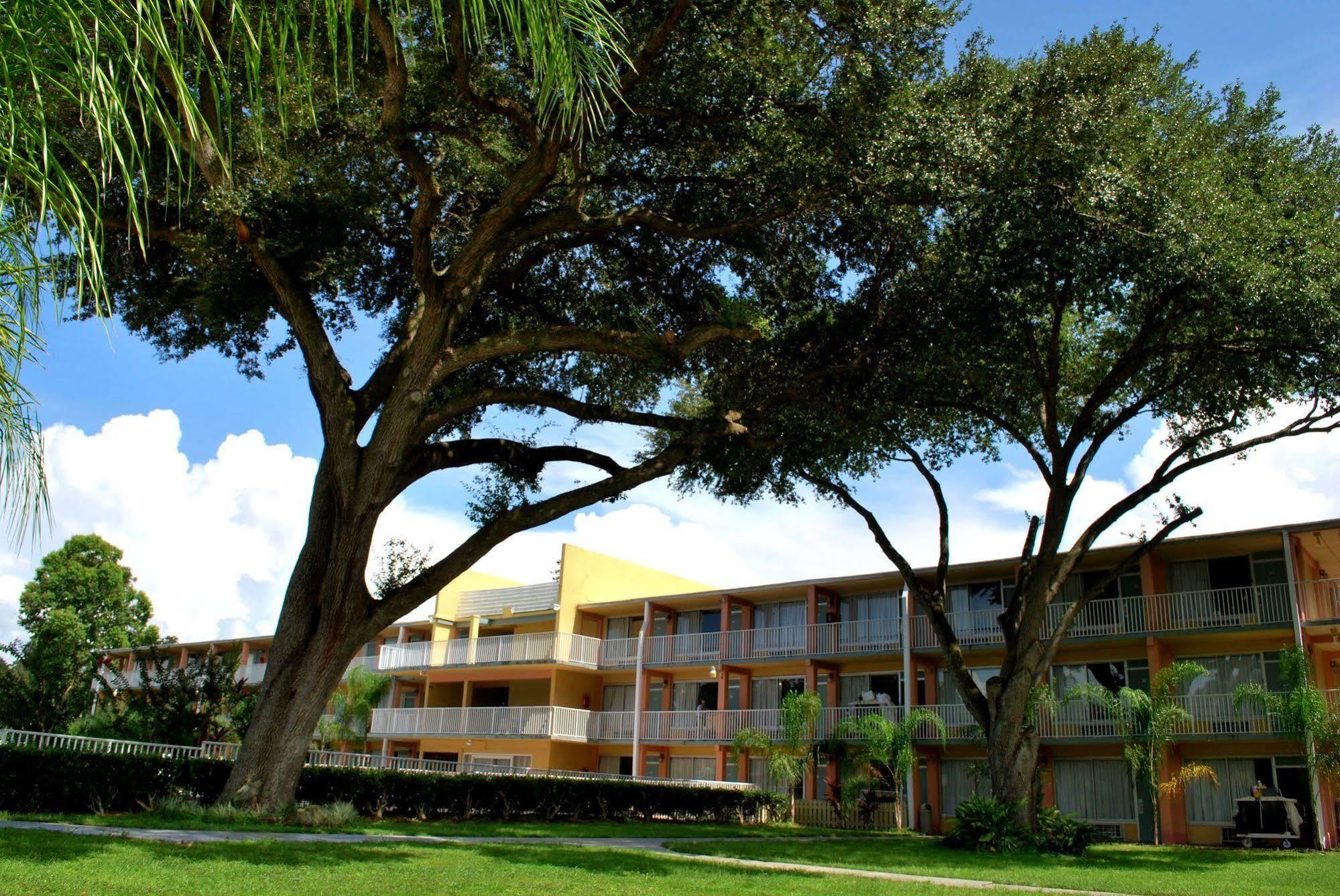 Howard Johnson By Wyndham Tropical Palms Kissimmee Extérieur photo