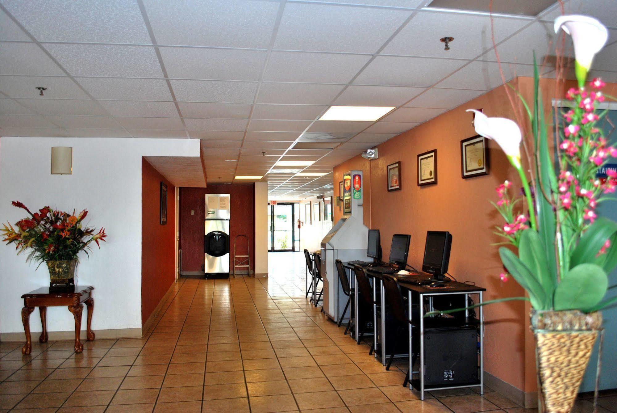 Howard Johnson By Wyndham Tropical Palms Kissimmee Extérieur photo